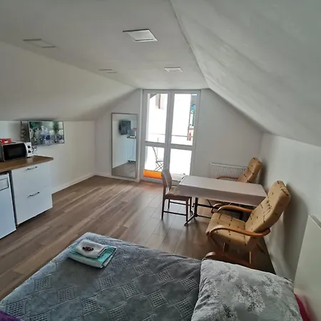 Nyaraló Dach Nad Glowa *